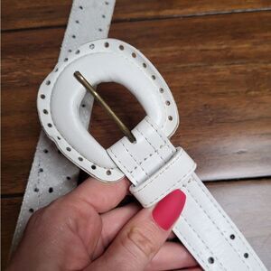 Vintage white leather belt